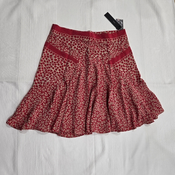 Marc Jacobs Dresses & Skirts - NWT Marc Jacobs 100% silk skirt, size 12